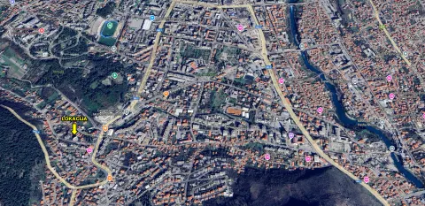 Prestižna lokacija u srcu grada - zemljište sa objektima i garažom