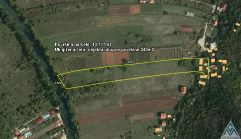 10.000m2 uz rijeku Bunicu sa uknjiženim kućama