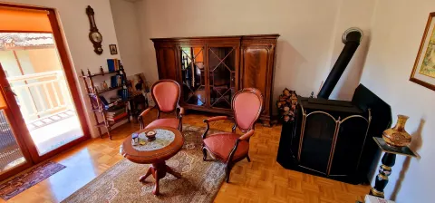 Izuzetna prilika u Tarčinu -  Veliko imanje sa više objekata!