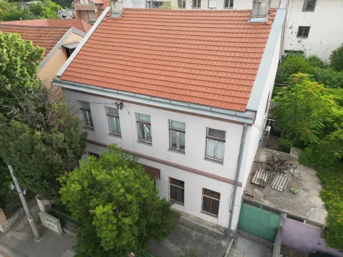 Rijetka prilika za poslovno-stambeni prosperitet na atraktivnoj lokaciji, ulica Maršala Tita.