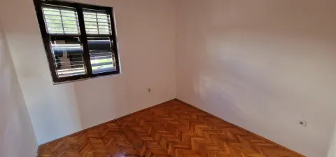 Kuća sa tri stana - Tasovčići (Čapljina)