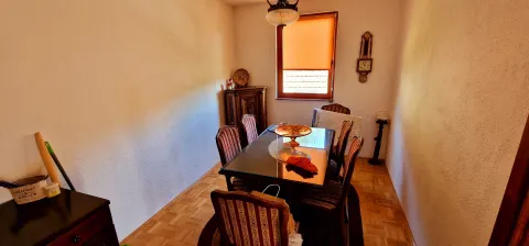 Izuzetna prilika u Tarčinu -  Veliko imanje sa više objekata!
