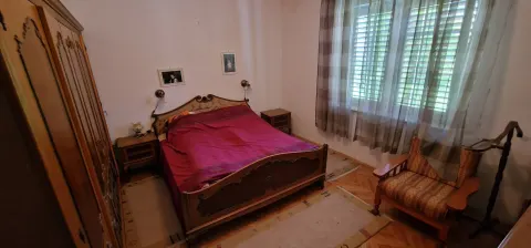 Dva stambena objekta u blizini Starog mosta