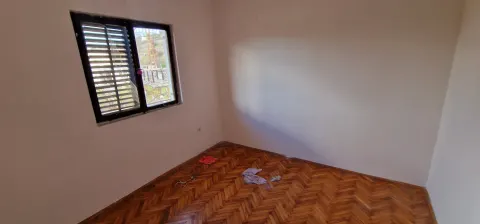 Kuća sa tri stana - Tasovčići (Čapljina)