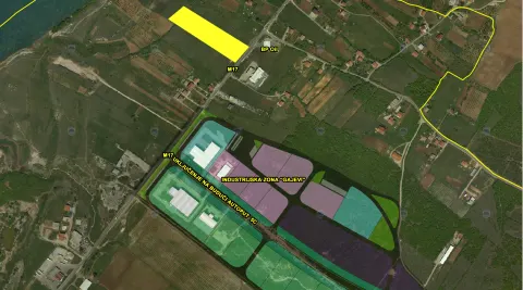 Zemljište 8000m2 uz magistralni put M17
