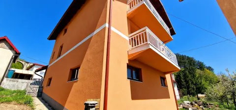 Izuzetna prilika u Tarčinu -  Veliko imanje sa više objekata!