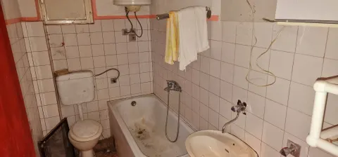 Kuća sa tri stana - Tasovčići (Čapljina)