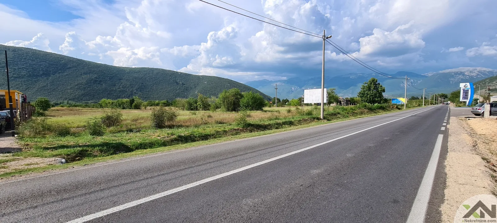 Zemljište 8000m2 uz magistralni put M17