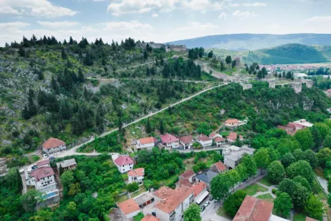 Predivna kuća sa bazenom i panoramskim pogledom na Stolac, u blizini starog grada Vidoški