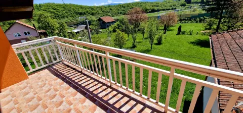 Izuzetna prilika u Tarčinu -  Veliko imanje sa više objekata!