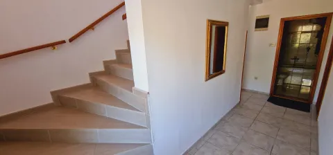 Predivna kuća sa bazenom i panoramskim pogledom na Stolac, u blizini starog grada Vidoški
