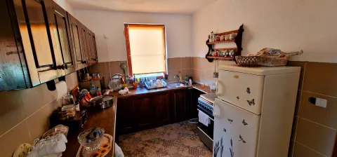 Izuzetna prilika u Tarčinu -  Veliko imanje sa više objekata!