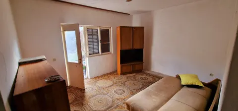 Kuća sa tri stana - Tasovčići (Čapljina)