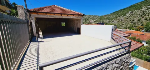 Predivna kuća sa bazenom i panoramskim pogledom na Stolac, u blizini starog grada Vidoški