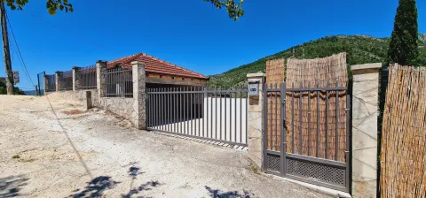 Predivna kuća sa bazenom i panoramskim pogledom na Stolac, u blizini starog grada Vidoški