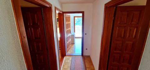 Izuzetna prilika u Tarčinu -  Veliko imanje sa više objekata!