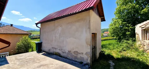 Izuzetna prilika u Tarčinu -  Veliko imanje sa više objekata!
