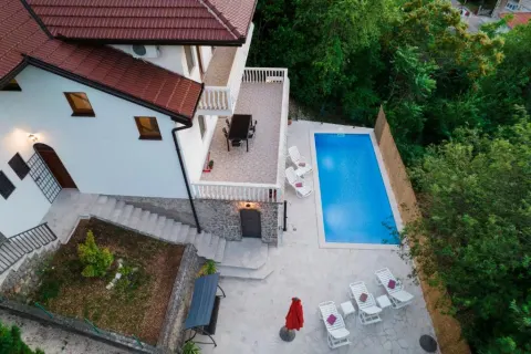 Predivna kuća sa bazenom i panoramskim pogledom na Stolac, u blizini starog grada Vidoški