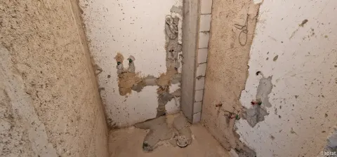 Kuća sa tri zasebna stana i poslovnim prostorom