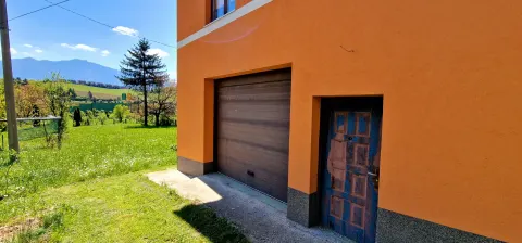 Izuzetna prilika u Tarčinu -  Veliko imanje sa više objekata!