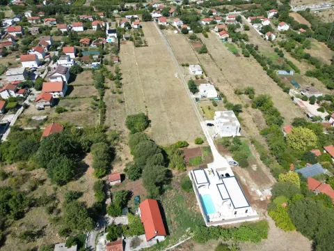 Parcela od 2000m2 sa mogućnošću proširenja za još cca 2000m2 2