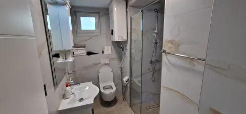 Moderna nova vila sa bazenom i velikom okućnicom 18