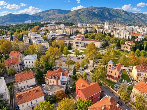 Kuća sa tri stana - Rondo 1