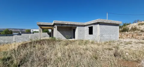 Moderna kuća u rohbau stanju na Kosorskoj glavici kod Blagaja 3