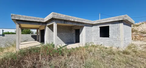 Moderna kuća u rohbau stanju na Kosorskoj glavici kod Blagaja 2