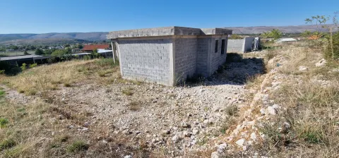 Moderna kuća u rohbau stanju na Kosorskoj glavici kod Blagaja 4